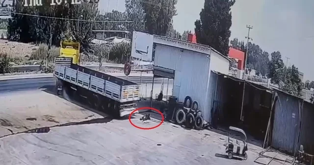 Tamir sırasında hareket eden TIR ın altında kalan 16 yaşındaki işçi öldü Mersin Haberleri