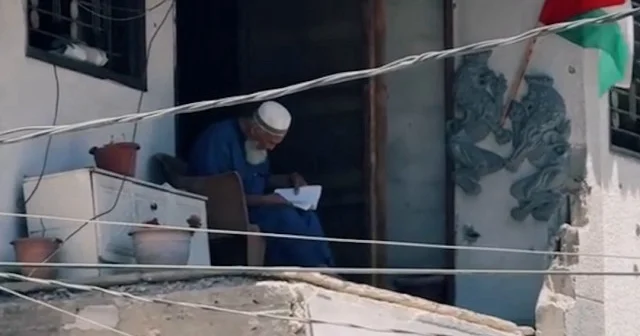 Gazze’de yıkıntılar arasında Kur’an tilaveti VİDEO İZLE