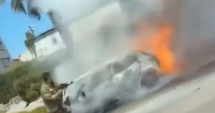 Yozgat’ta araç alev alev yandı