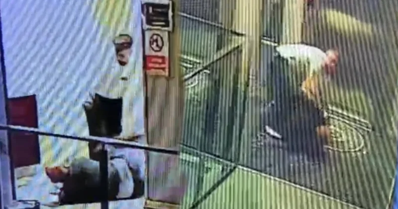 Lüks rezidansta dayak... Uyarmak için gitmişti!