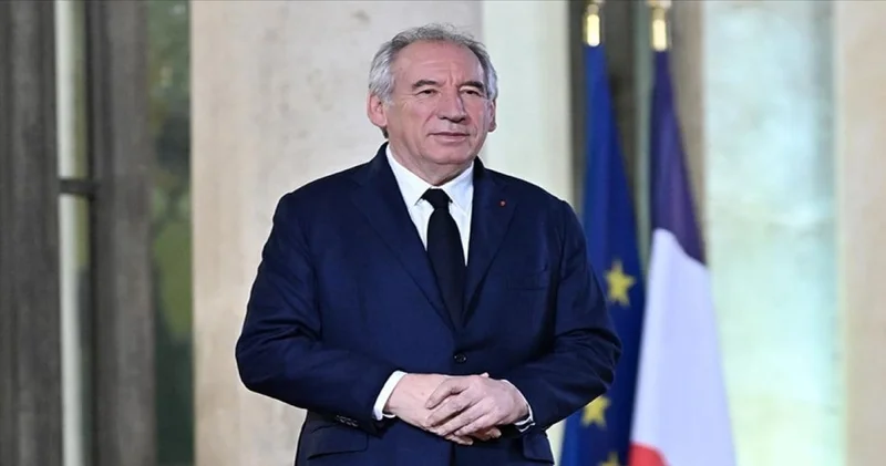 Fransa başbakanı resmen istifa etti