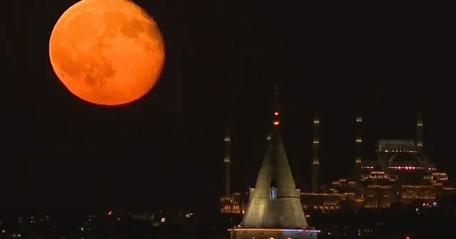 İstanbul da dolunay manzarası mest etti VİDEO İZLE