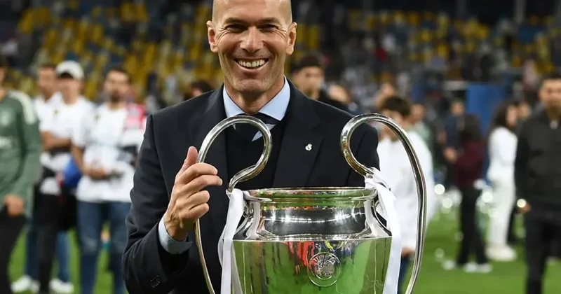 Antrenörlüğe geri dönüyor! Zinedine Zidane imzayı attı