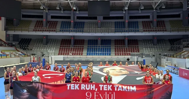 İzmirli voleybolcular 9 Eylül de tek yürek İzmir Haberleri