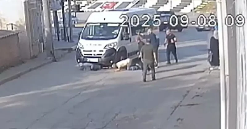 İşçi Servisi Anne ve Oğluna Çarptı