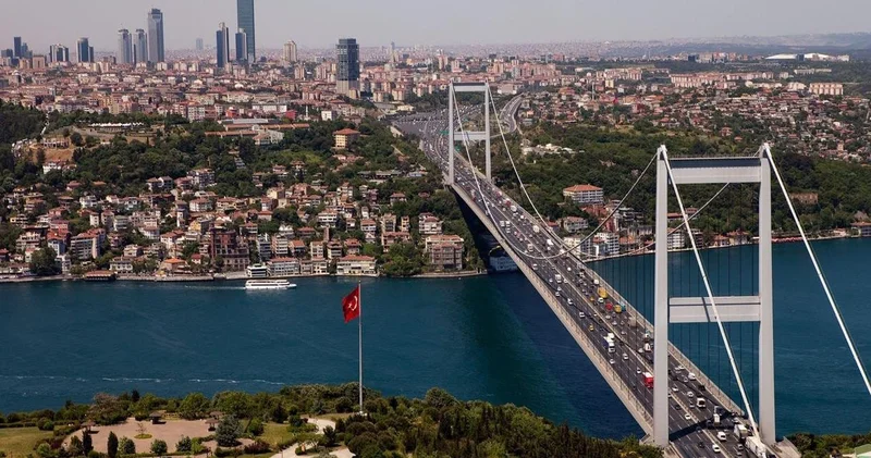 Tüm köprü ve otoyollarda geçiş ücretini yarıya düşürecek formülü açıkladı
