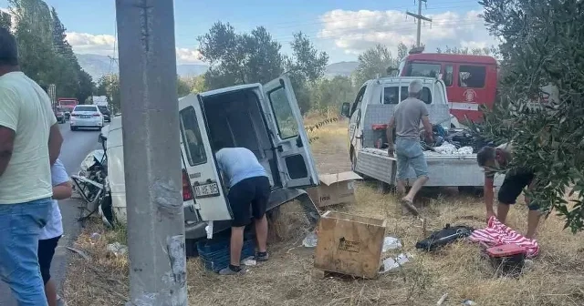 Kontrolden çıkan araç elektrik direğine çarptı Balıkesir Haberleri