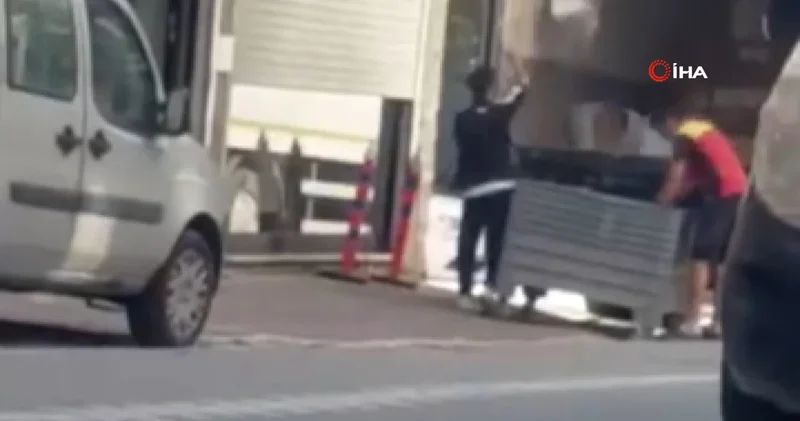 Kargo firmasında gönderilere şok muamele! O anlar kamerada