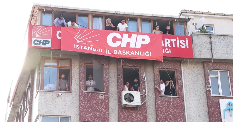CHP den İstanbul kararı sonrası flaş hareket! Pankart asıldı