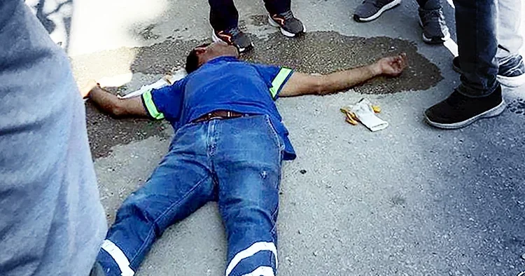 Evlerinden inip dehşet saçtılar Baba ile oğlu temizlik işçisini hastanelik etti