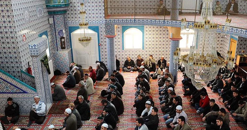 Fransa da 9 camiye domuz kafalı çirkin saldırı!