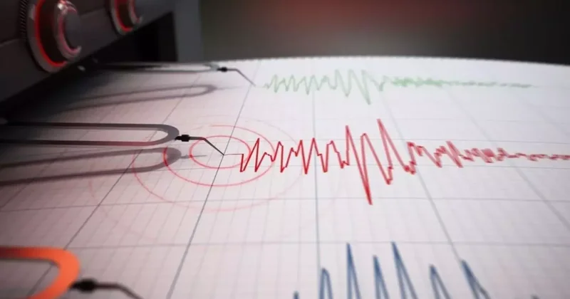 Ege Denizi nde gece yarısı korkutan deprem