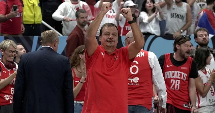 Ergin Ataman: Bu takım madalyayı hak ediyor!