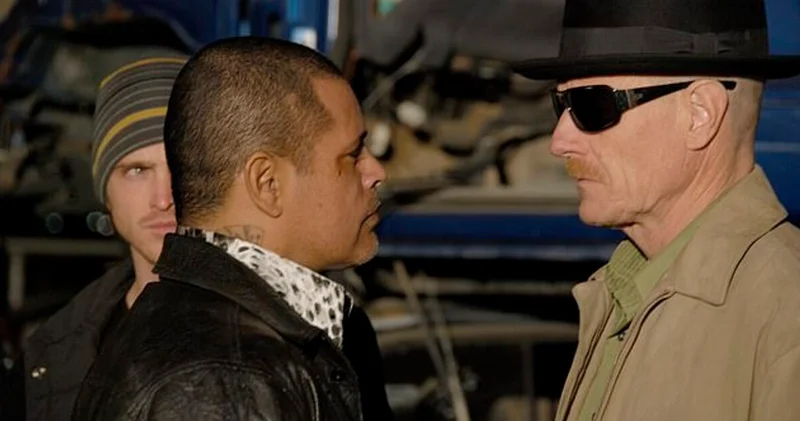 Breaking Bad oyuncusu Raymond Cruz bahçe hortumu olayı yüzünden tutuklandı magazin haberleri