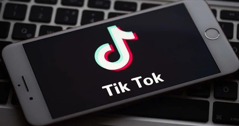 Okullarda akıllı telefon yasaklandı: Bakan Tiktok ta zaman israf etmesinler dedi
