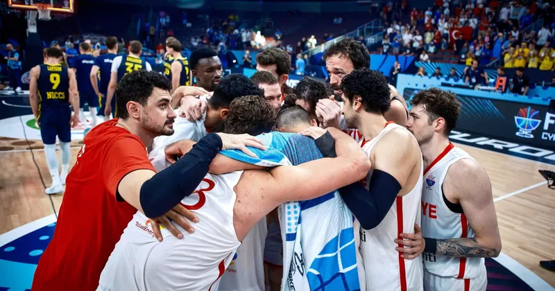 12 Dev Adam yarı final için parkede! Polonya maçına saatler kaldı