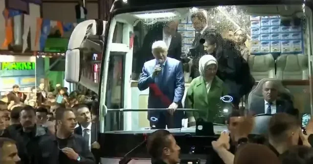 Cumhurbaşkanı Erdoğan memleketi Rize de: Vatandaşlardan coşkulu karşılama Politika Haberleri