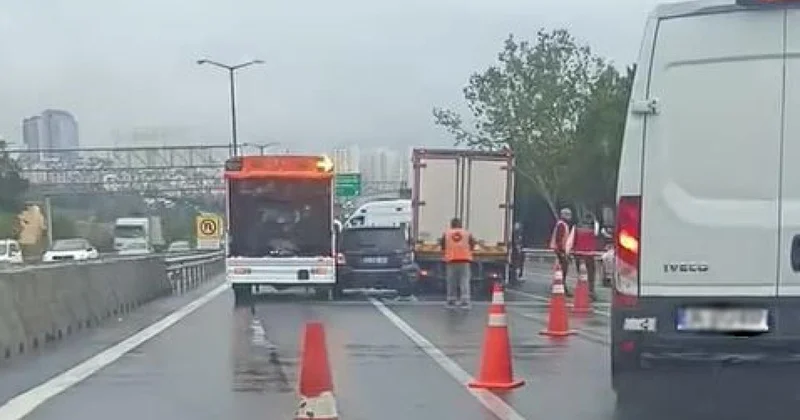 TEM de çifte kaza: Geri viteste unutulan araç ikinci kazaya neden oldu