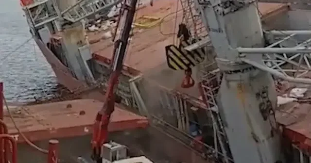 Tuzla Tersanesi nde gemi yan yattı: 1 işçi hayatını kaybetti VİDEO İZLE