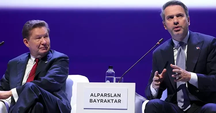 Bakan Bayraktar’dan Rusya’da doğal gaz mesajı: Türkiye için hayati öneme sahip