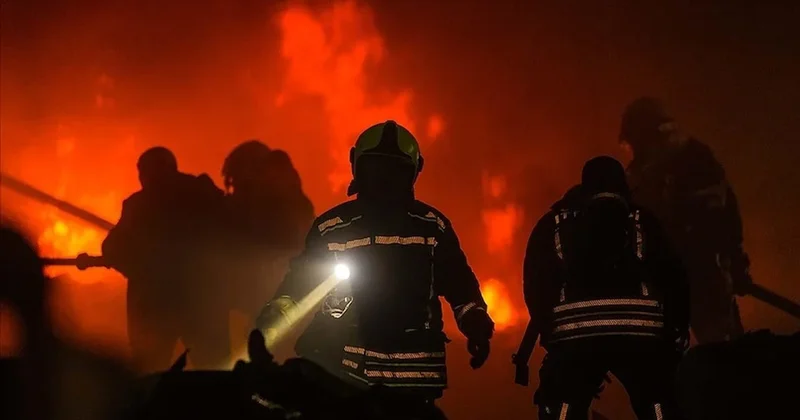 Binada çıkan yangın büyüdü, 3 eve daha sıçradı Sözcü Gazetesi