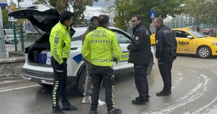 Edirne de otomobil yaya geçidinde kadına çarptı