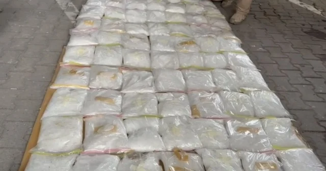 Otoyolda durdurulan otomobilde 100 kilo metamfetamin ele geçirildi; 1 gözaltı Sakarya Haberleri