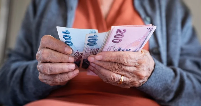 2026 Ocak ayında en düşük emekli maaşı ne kadar olacak, en düşük emekli maaşına yüzde kaç zam gelecek ve kaç TL ye yükselecek?