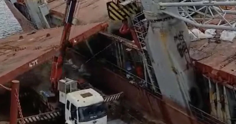 Tuzla da gemi yan yattı: 1 işçi öldü