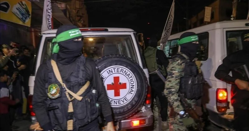Hamas: İsrail her zamanki gibi anlaşmada yer alan tarihleri, listeleri ve prosedürleri manipüle etmeye çalışıyor