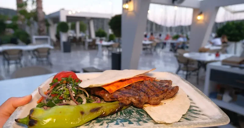 Restoranlar fiyat frenine bastı!