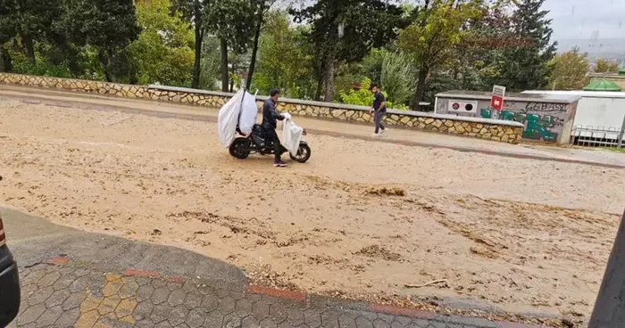 Kahramanmaraş’ta sağanak etkili oldu, su taşkınları yaşandı