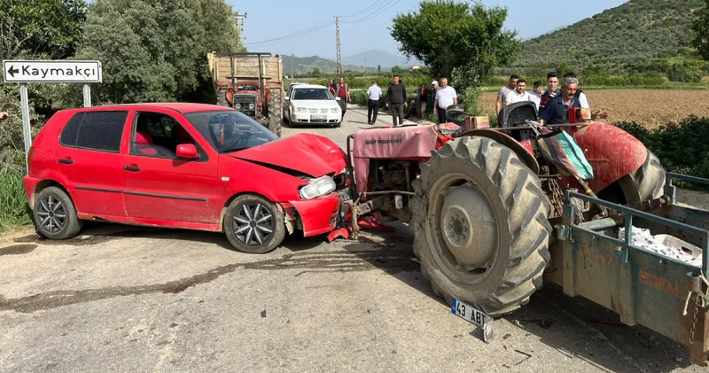 Traktör ile otomobil çarpıştı: 4 yaralı