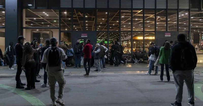 iPhone ya da Samsung değil: İspanya daki elektrik kesintisinden sağ kurtulan tek telefonlar bunlar! Sözcü Gazetesi