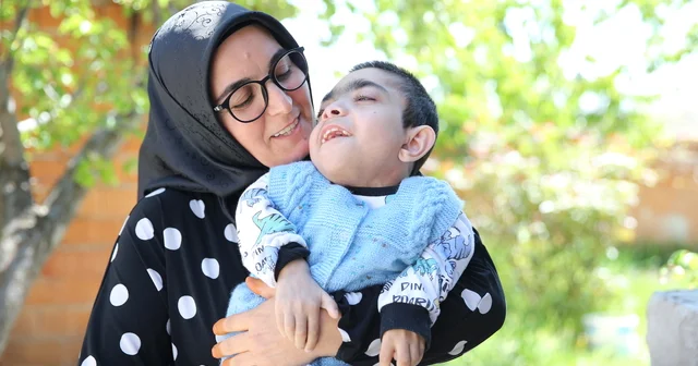 Eskişehir de özel gereksinimli oğluna uygun elbise bulamayınca üretici oldu Eskişehir Haberleri