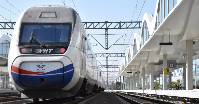 YHT istasyonlarındaki Turuncu Masa engelleri kaldırıp ulaşımı kolaylaştırıyor