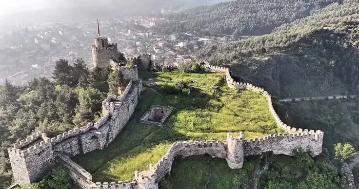Boyabat Kalesi: 2 bin 700 yıldır tarihe meydan okuyor