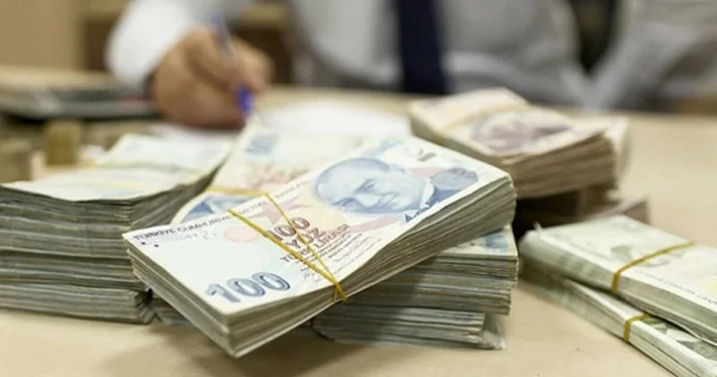 Çalışan emeklinin maaşı düşer mi? Sosyal Güvenlik Haberleri