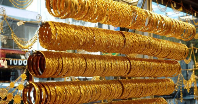 Canlı altın fiyatları alış satış rakamları: Bugün altın hareketli! 10 Mayıs 2025 Gram, 22 ayar bilezik, tam, yarım, çeyrek ve gram altın ne kadar?