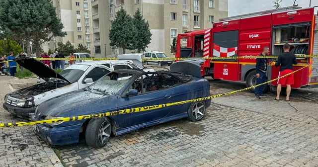Uşak ta karısıyla tartışan kişinin, evini ve eşinin 2 otomobilini kundakladığı iddia edildi Uşak Haberleri