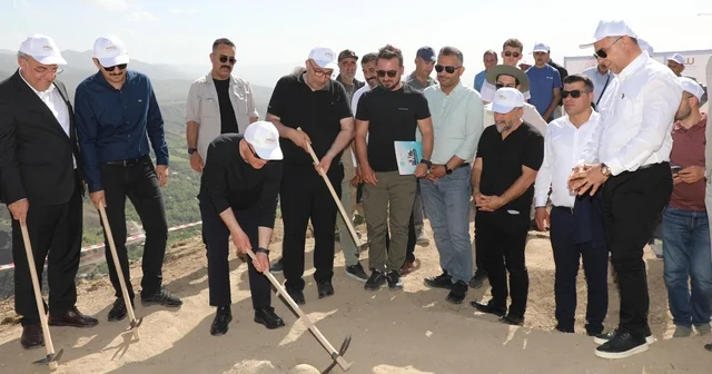 Tarihi Palu Kalesi nde arkeolojik kazılar başladı Elazığ Haberleri