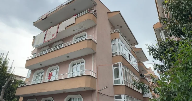 4 katlı bina mühürlendi: Depremde hasar almış