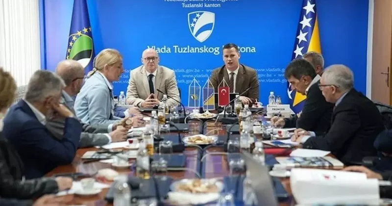 Medya temsilcileri Tuzla Kantonu Başbakanı İrfan Halilagiç ile görüşme gerçekleştirdi