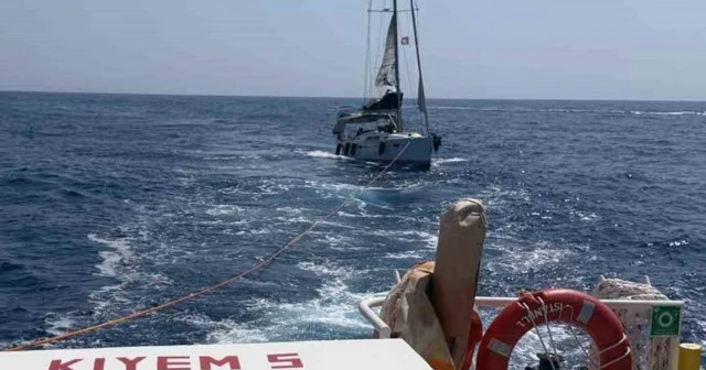 Fethiye de makine arızası nedeniyle sürüklenen tekne kurtarıldı Gündem Haberleri