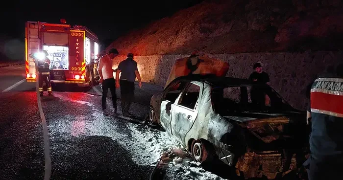 Kazdağları nda çıkan araç yangınına itfaiye müdahale etti