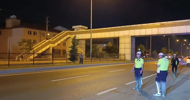 Üst geçidi kullanmayıp, yoldan karşıya geçmeye çalışan yayaya otobüs çarptı Bursa Haberleri