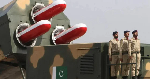 Pakistan savunma harcamalarını artırdı: Hindistan tehdidine karşı askeri kaynaklara ayrılan pay genişletildi Dünya Haberleri
