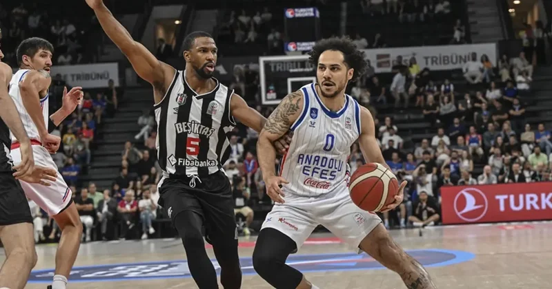 Kıran kırana seride Anadolu Efes durumu 2 1 yaptı