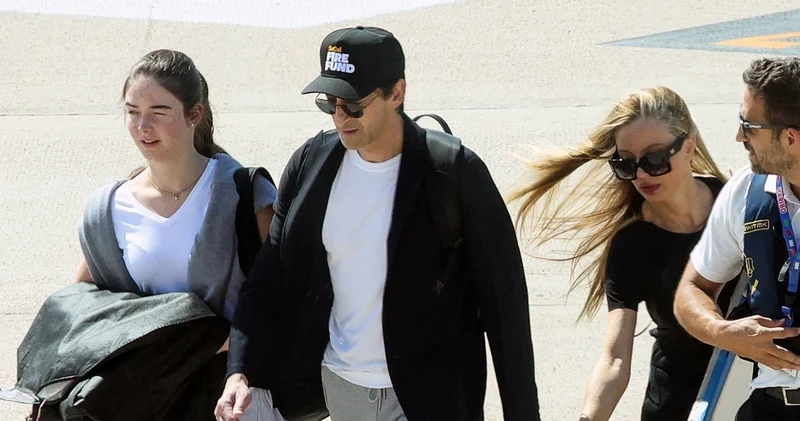 Adrien Brody nin yakın dostlarıyla Sardunya tatili magazin haberleri