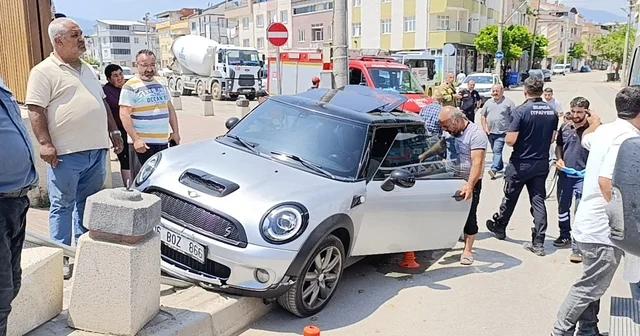 Direksiyon başında epilepsi nöbeti geçiren sürücü, kazada yaralandı Bursa Haberleri